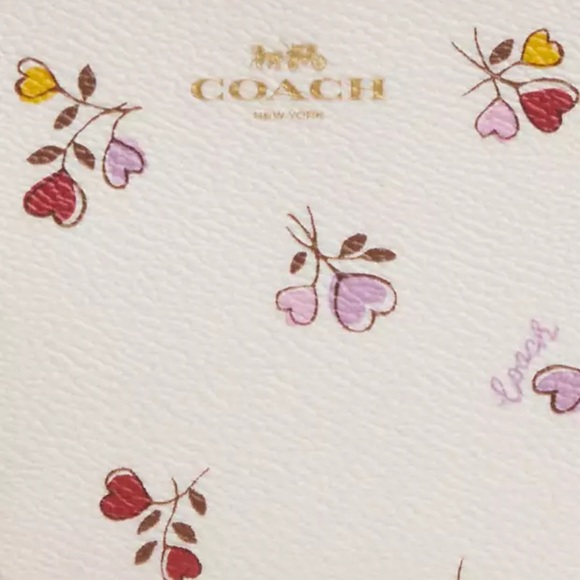 Coach Corner Zip Wristlet with Heart Print in Gold/Chalk Multi Coated Canvas NWT - Picture 10 of 11